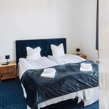 里登朗德酒店 3*