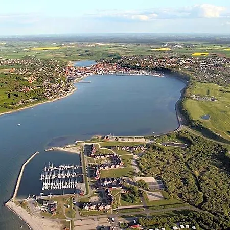 Lidenlund 3*